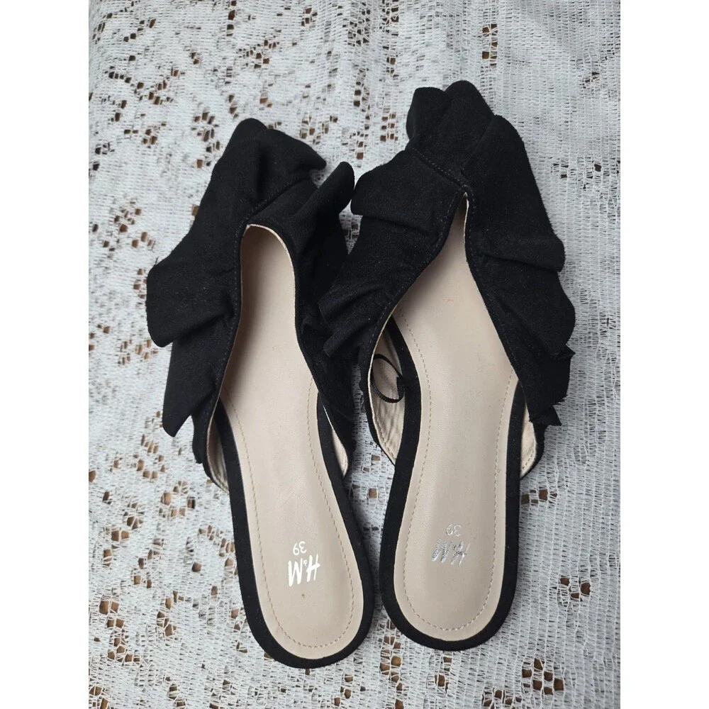 H&M Black Ruffle Flat Shoes Size 39 USA Size 8.5